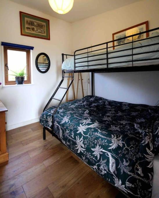 Spacious Cabin On Isolated Farm With Sea View Bude Exterior foto