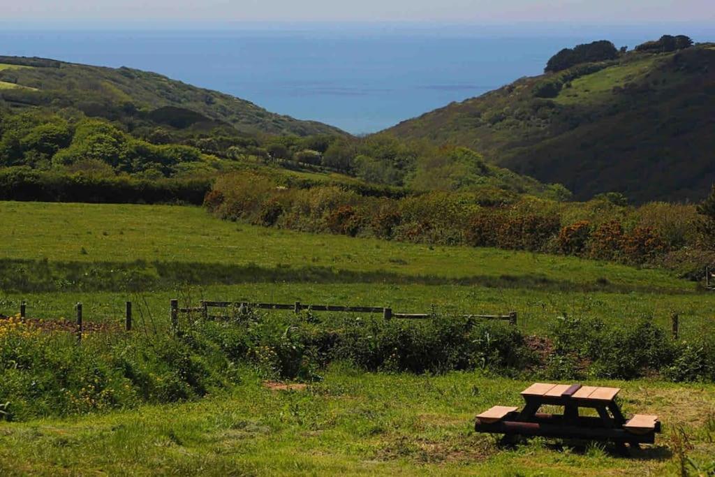 Spacious Cabin On Isolated Farm With Sea View Bude Exterior foto